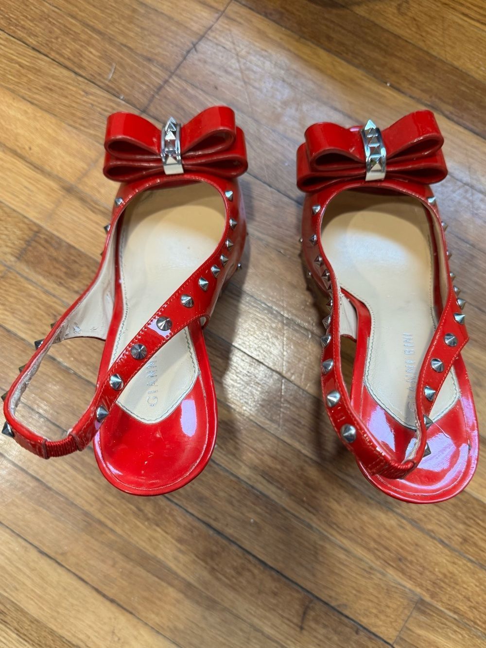 Gianni Bini Spikey629 Red Patent Studded Bow Slingback Platform Heels - Picture 9 of 9